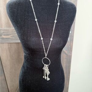 Vintage Elegant Silver Necklace with Skeleton Keys